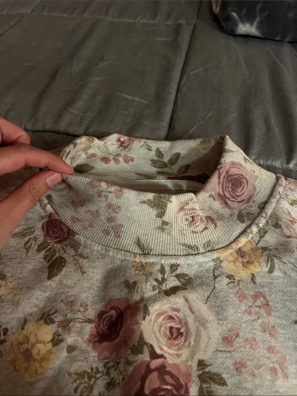 Abercrombie mock neck floral sweatshirt - Picture 3 of 3